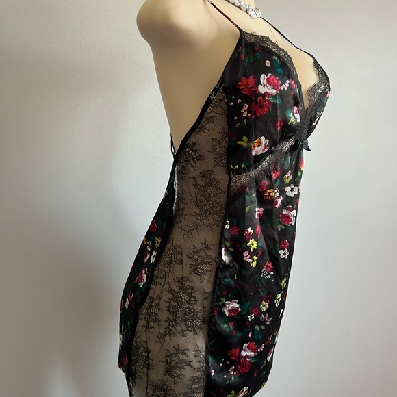 VS Slip - Picture 4 of 7